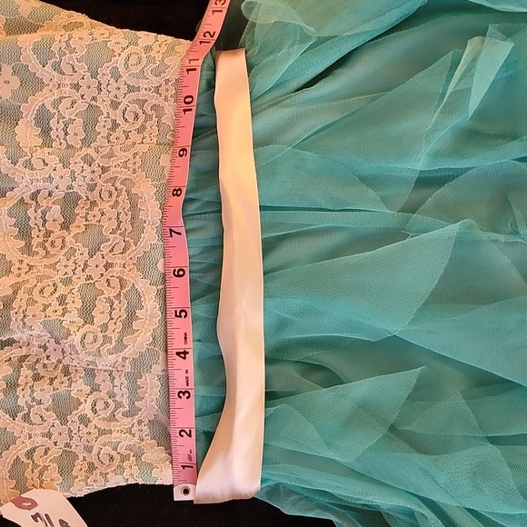 TEAZE ME SZ 7 Green/Ivory Ruffle Tulle Sleeveless Cocktail Dress - Picture 14 of 15